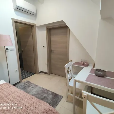 Cross Street 4 3* Ljubljana