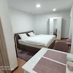 Cross Street 4 Hiša za goste Ljubljana