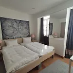 Cross Street 4 3* Ljubljana