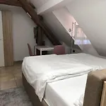 Cross Street 4 3* Ljubljana