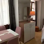 Cross Street 4 Hiša za goste 3*