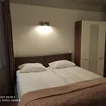 Cross Street 4 Hiša za goste Ljubljana