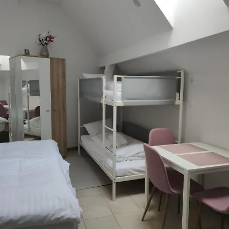 Cross Street 4 Πανσιόν 3*