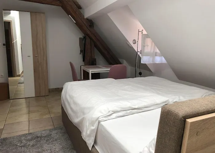 Cross Street 4 3* ليوبليانا