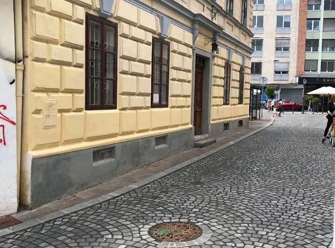 Cross Street 4 3* ليوبليانا