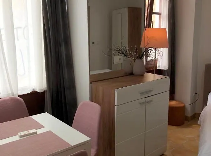 Cross Street 4 بيت ضيافة 3*