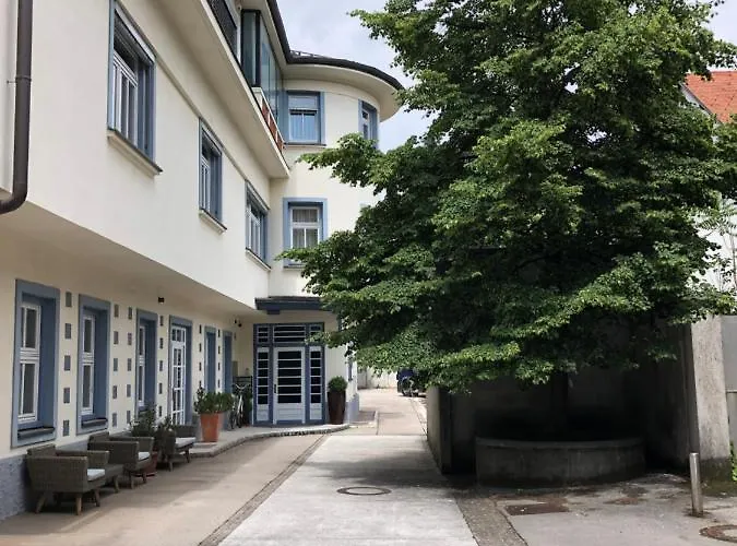 Cross Street 4 3* ليوبليانا