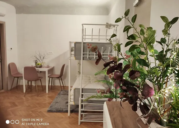 Cross Street 4 ليوبليانا