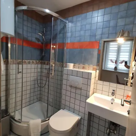 Cross Street 4 Guest house