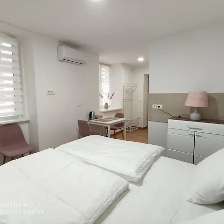 Cross Street 4 Guest house