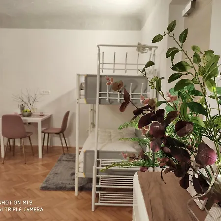 Cross Street 4 Ljubljana