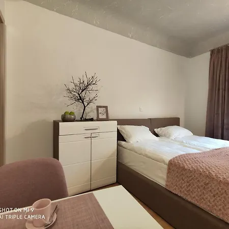 Cross Street 4 Guest house